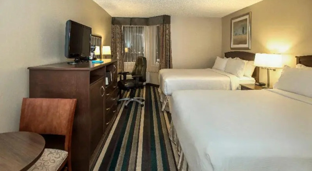 Двухместный номер Standard с балконом Holiday Inn Conference Centre Edmonton South by IHG