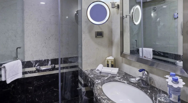 Двухместный номер Classic с красивым видом из окна Coral Beach Hotel And Resort Beirut