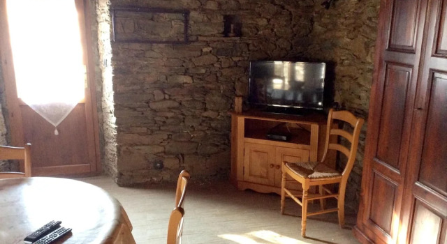 House With 2 Bedrooms in Volpajola - 7 km From the Beach, Varaa Hotelli Volpajola Korsika