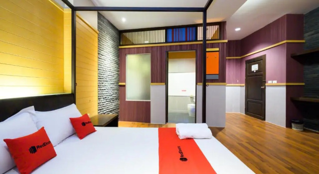 Номер Deluxe RedDoorz Plus Ruen Rattana Resort