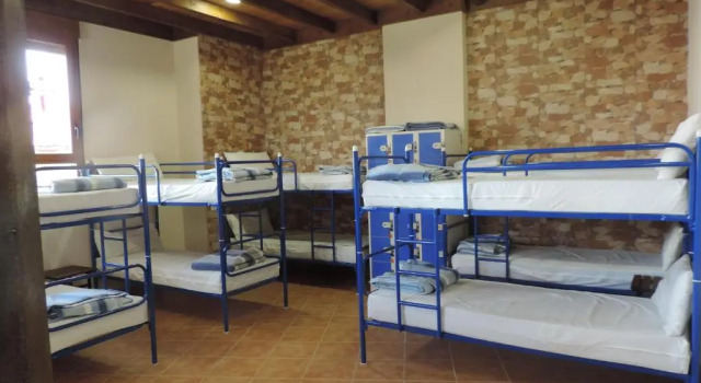 Кровать в общем номере Albergue Santo Tomás de Canterbury - Hostel