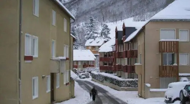 Apartment Hameau De Souaribes 8, Buchen Sie Ferienwohnung Esquieze-Sere Languedoc-Roussillon