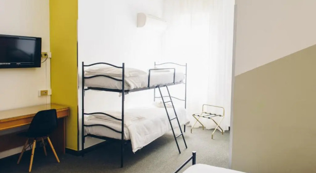 Standard Vierer Zimmer UniHo Hostel