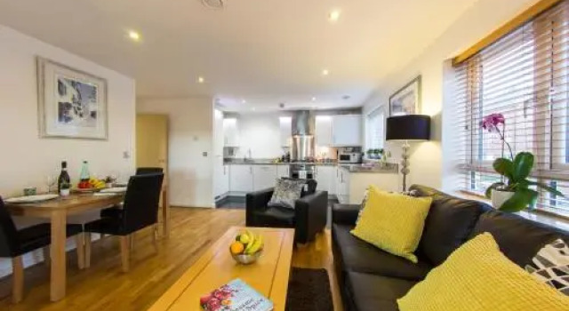 Borehamwood - Spacious Apartment, Varaa Huoneisto Asunnot kohteessa Merseyside, Huoneisto