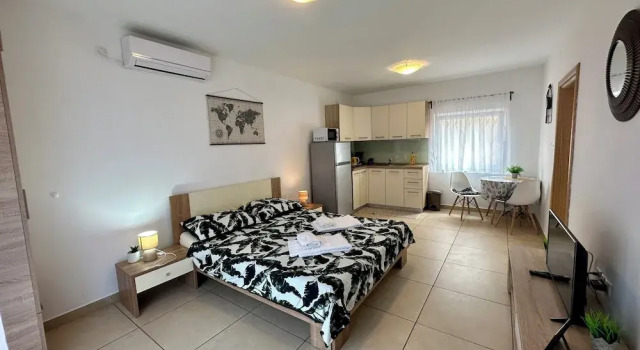 Studio apartman Easy, Забронировать Апартаменты/квартира Отели Приморско-Горанской жупания с парковкой, Парковка