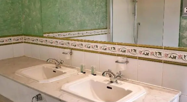 Люкс Superior The Crown House Hotel
