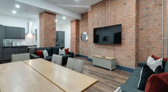 iStay Liverpool Harrisons, Rezervasyon Otel Liverpool Merseyside, The Beatles Statue yakınında