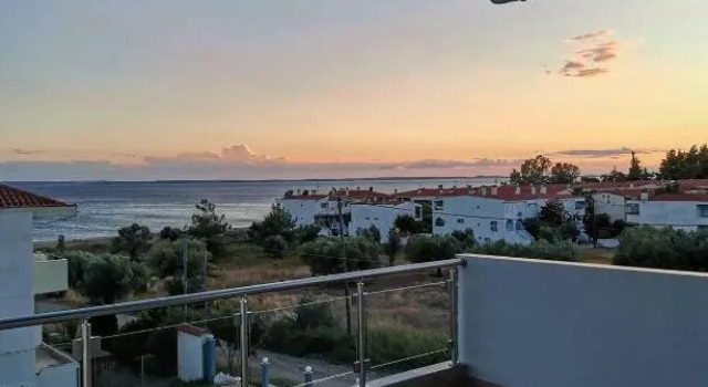 The House Of The Roses Seaview Superior Maisonette 1, Book Hotel Gerakini 