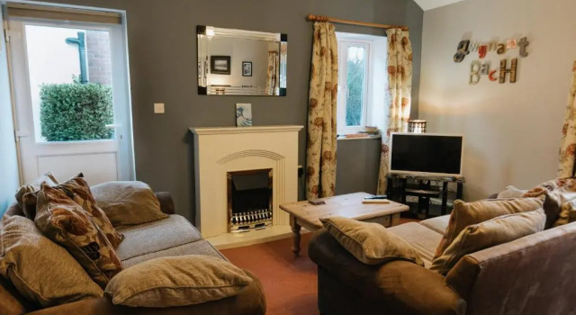 GWYNANT BACH - Cosy 2 Bed Bungalow Cottage in Snowdonia National Park, Conwy, North Wales, Забронировать Дом для отпуска Виллы Сноудония, Вилла