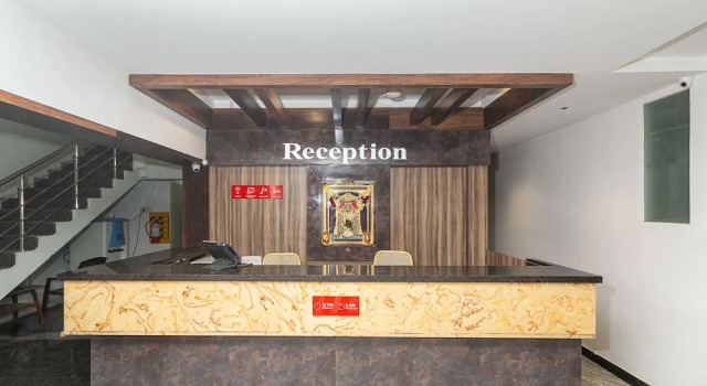 OYO 40877 Pvslodge, Забронировать Отель Отели Тируппур с завтраком, Завтраки