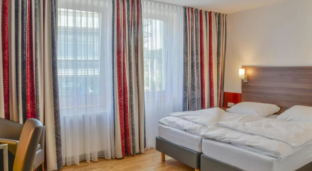 City Hotel Wetzlar, Забронировать Отель Отели Вецлар 3 звезды, рядом с Библиотека фантастики в городе Вецлар, 3*