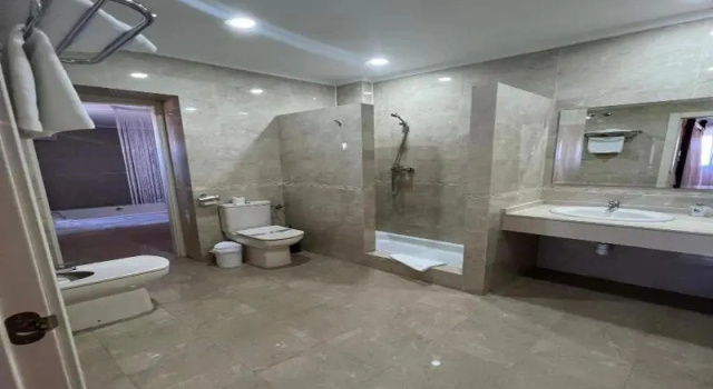 Полулюкс Standard Hotel Restaurante Dama de Baza