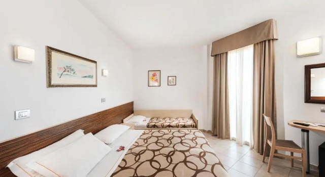 Трёхместный номер Standard Hotel Fenix