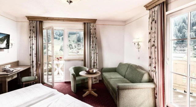 Hotel Bergzeit, Забронировать Отель Отели Grossarltal с парковкой, Парковка