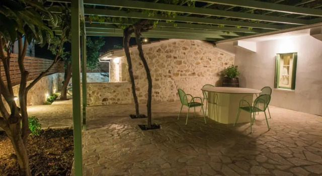 Студия Deluxe Teachers House