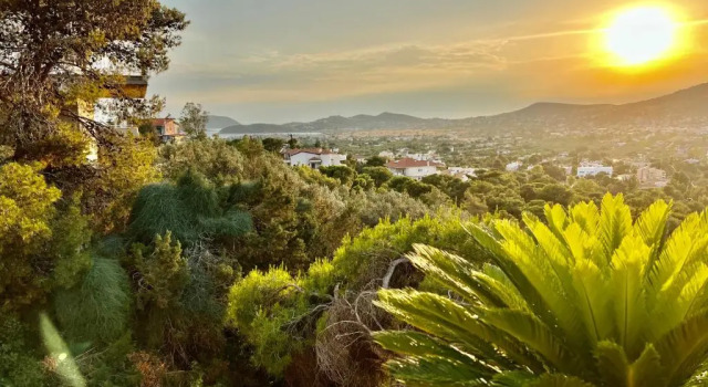 Serenity Holiday Home with self contained apartment and private pool