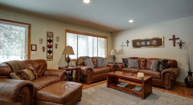 Коттедж Pet-Friendly 6 Otter Home features Bikes to Explore Sunriver Village