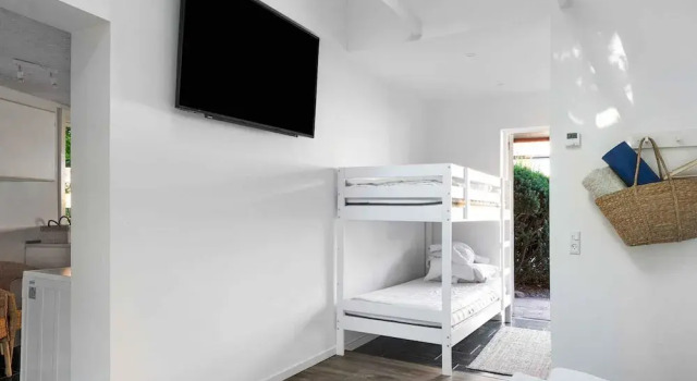 5 Star Holiday Home in Svaneke, Rezerwuj Dom wakacyjny Hotele w Nexo z parkingiem, Parking
