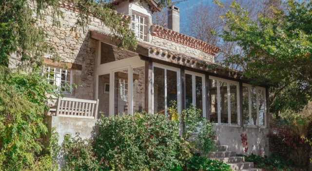 Коттедж с 2 комнатами Domaine Bessiere