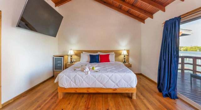Номер Standard с балконом Hotel and Dive Center Roatan Yacht Club