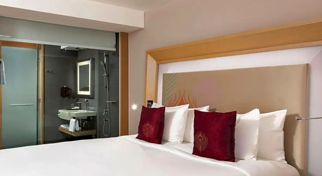Номер Superior Novotel Yangon Max