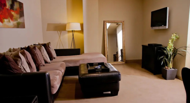 Апартаменты V Boutique Hotel