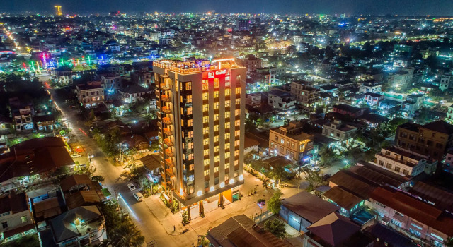 Люкс Ritz Grand Hotel Mandalay