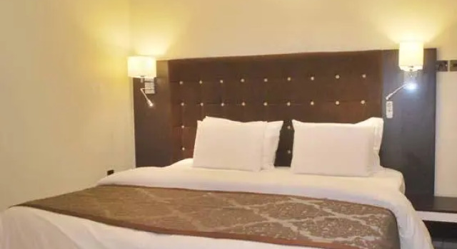 Люкс Royal Lakeem Suites Ikoyi