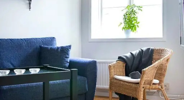 Karl-Oskars Krypin, Book Hotel Visby 