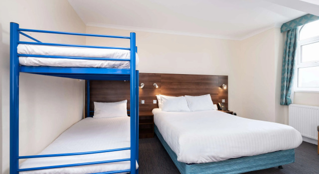Четырёхместный номер Standard Best Western Carlton Hotel