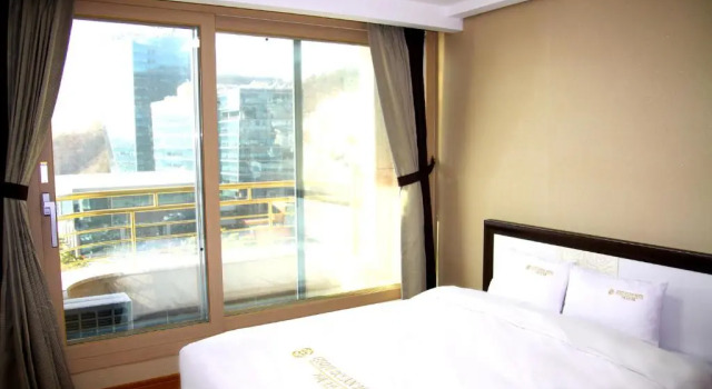 Люкс с 2 комнатами Geoje Ocean Hotel