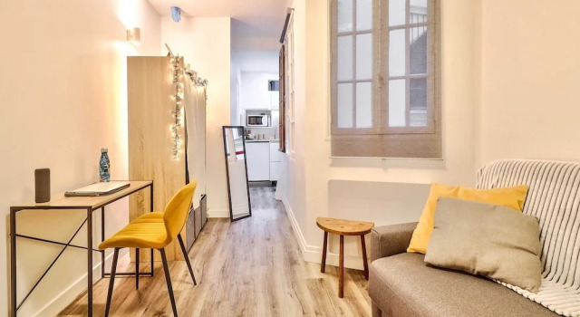 Very Nice Studio in the 1st Arr. Paris, Забронировать Апартаменты/квартира 1-й округ: Лувр Париж, рядом с Лувр — Риволи