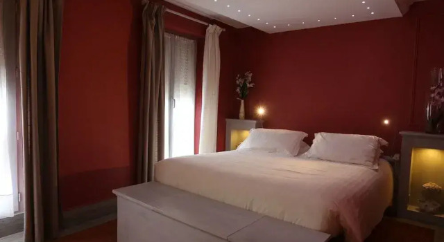 Hostellerie du Cheval Noir, Rezerwuj Pensjonat Moret-sur-Loing Seine-et-Marne