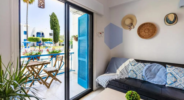 Sea Breeze 1-BR Apt & Pool in Pyla