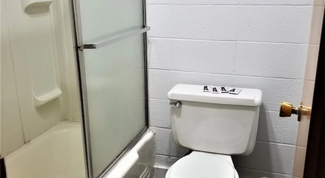 Трёхместный семейный номер Standard Town House Motor Inn