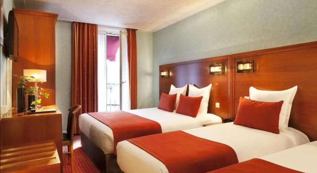 Четырёхместный номер Standard Hotel Terminus Lyon