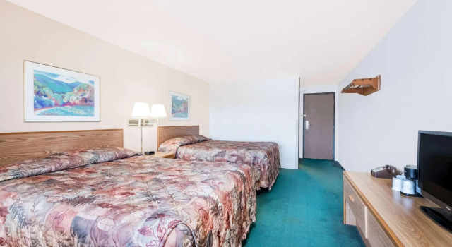 Четырёхместный номер Standard Super 8 by Wyndham Belle Fourche SD