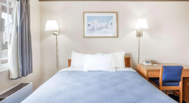 Двухместный номер Standard Days Inn by Wyndham Barstow