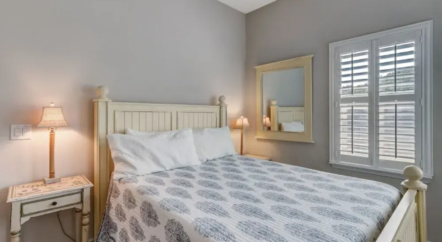 Номер Standard Stunning 3BR Condo w/ Wraparound Porch Ocean Park