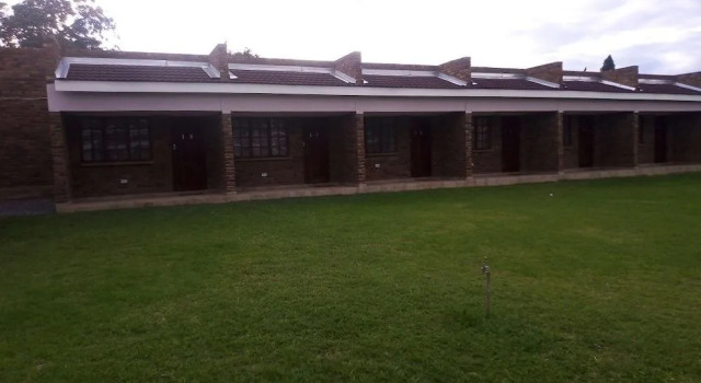 Little Rose Leaf Lodge, Забронировать Отель Булавайо Зимбабве