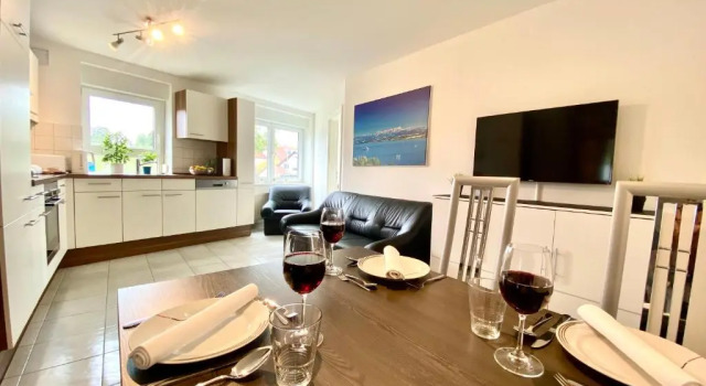 Апартаменты Apartment Bodensee mit 4 Zimmern und Sonnenterrasse