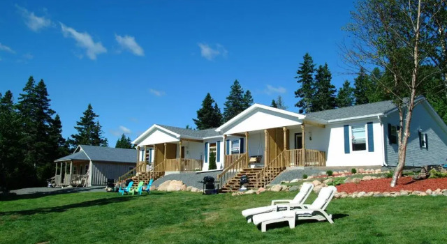 Коттедж с 2 комнатами Sea Parrot Ocean View Manor
