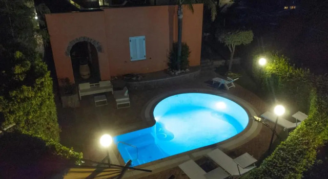 Семейный номер Standard с видом на бассейн Villa Stefania