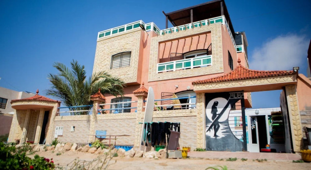 Mubaradise Surfcamp