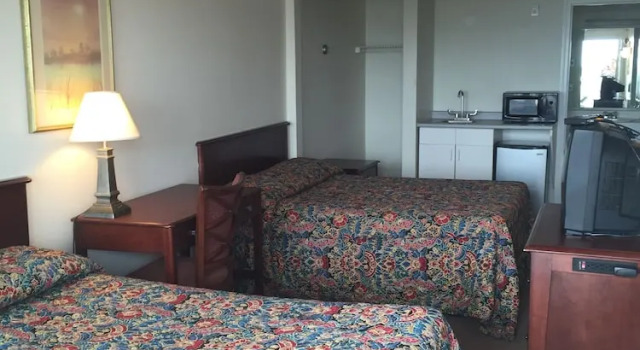 Четырёхместный номер Standard с балконом Point 1 Resort & Motel