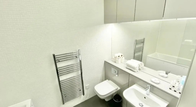 Апартаменты Large Townhouse 5 Beds with Two Parking Spaces - Manchester City Centre