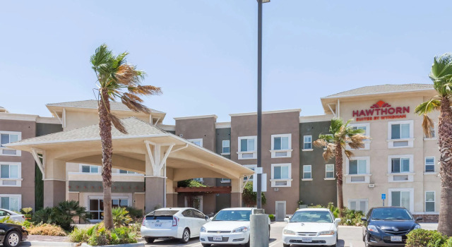 Hawthorn Suites, Rezerwuj Hotel Hotele w Victorville z basenem, Basen