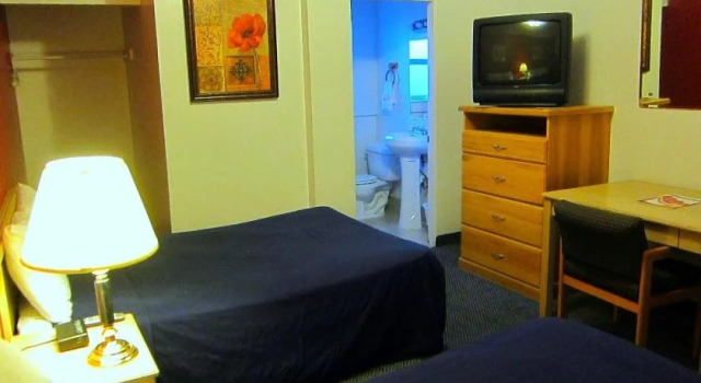 Mac's Motel