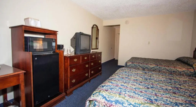 Номер Standard Red Roof Inn & Suites Newport News