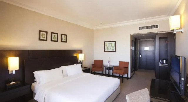 Двухместный номер Executive Ramada Plaza by Wyndham Beirut Raouche